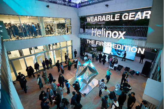 코오롱FnC는 헬리녹스와 손잡고 의류 라인 ‘헬리녹스 웨어’를 론칭해 시장에 신선한 충격을 줬다. (코오롱FnC 제공)