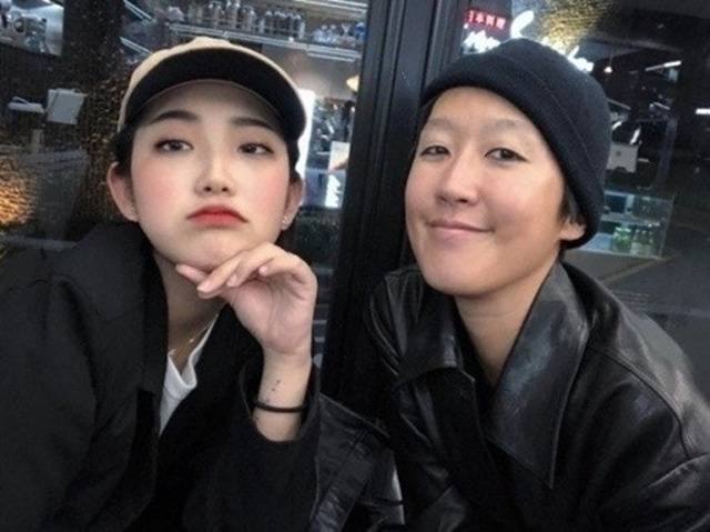 방송인 홍진경의 딸 라엘이를 둘러싼 ‘성형 의혹’ 해프닝 속에서 뜻밖의 인물이 등장해 눈길을 끌었다. 사진=최준희 SNS