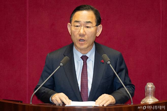 (서울=뉴스1) 유승관 기자 = 주호영 국회부의장이 9일 서울 여의도 국회에서 열린 제432회 국회(임시회) 제4차 본회의에서 김민석 국무총리에게 정치·외교·통일·안보에 관한 질문을 하고 있다. 2026.2.9/뉴스1  Copyright (C) 뉴스1. All rights reserved. 무단 전재 및 재배포,  AI학습 이용 금지. /사진=(서울=뉴스1) 유승관 기자