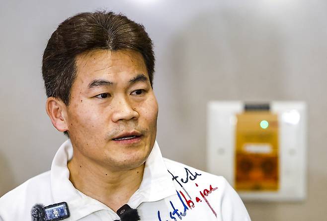 이재명 대통령 관련 허위사실을 유포한 혐의(명예훼손)를 받는 한국사 강사 전한길씨가 지난 3일 미국에서 귀국해 입장을 밝히고 있다. [뉴시스]