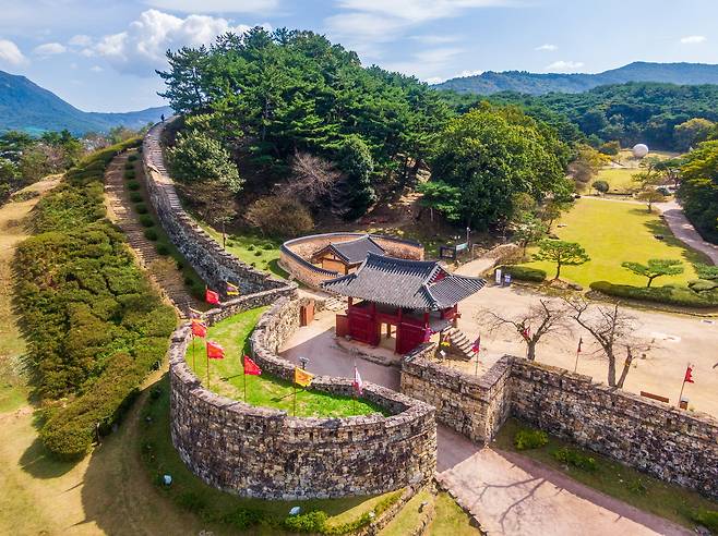 철옹성, 축성의 지혜와 군민의 단결력, 대숲의 낭만을 느낄수 있는 고창읍성