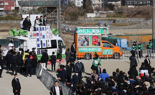다카이치 사나에 일본 총리가 중의원 선거(총선)를 앞두고 지난달 31일 가나가와현 요코하마시에서 집권 자민당 후보 지원 유세를 하고 있다. 연합뉴스