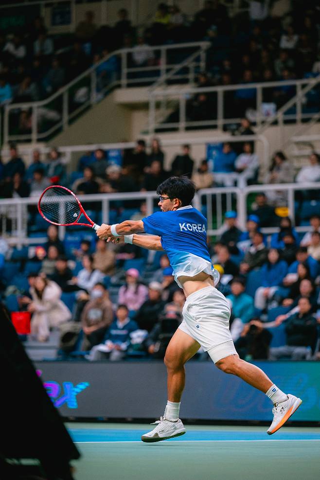 정현의 주무기 백핸드 드라이브. 협회