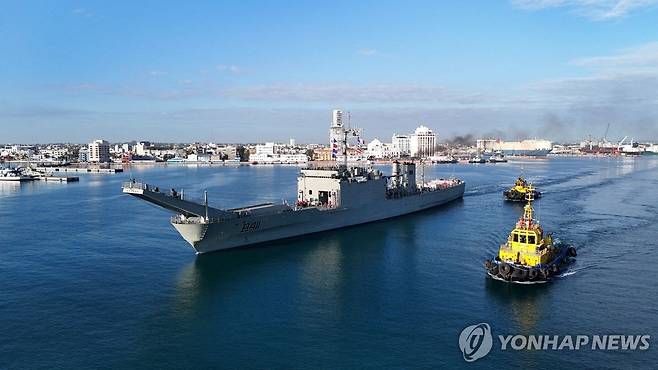 8일(현지시간) 멕시코 출항하는 쿠바 지원선 [멕시코 외교부 제공. 베라크루스 AFP=연합뉴스. 재판매 및 DB 금지]