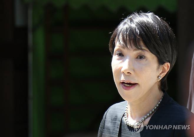 일본이 패전 80년을 맞은 지난해 8월 15일 도쿄 야스쿠니신사를 참배한 다카이치 총리 [연합뉴스 자료사진]