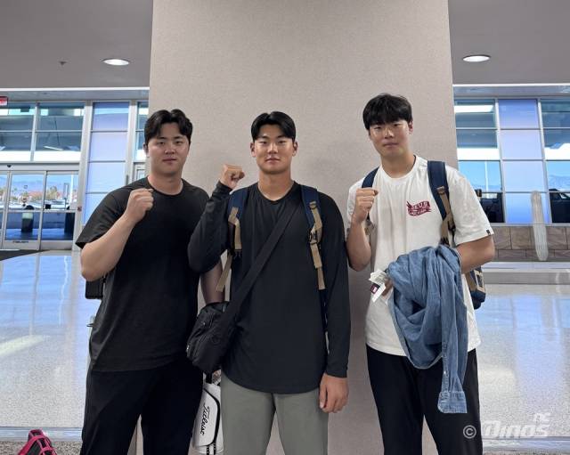 WBC 대표팀 훈련을 위해 미국에서 먼저 귀국한 김형준(왼쪽부터), 김주원, 김영규가 포즈를 취하고 있다./NC 다이노스/