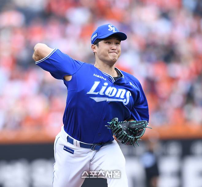 삼성 선발투수 최원태가 19일 대전 한화생명볼파크에서 열린 2025 KBO 포스트시즌 플레이오프 2차전 한화와 경기에서 역투하고 있다. 대전 | 최승섭기자 thunder@sportsseoul.com