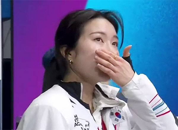 눈물을 글썽이는 김길리. 중계화면 캡쳐