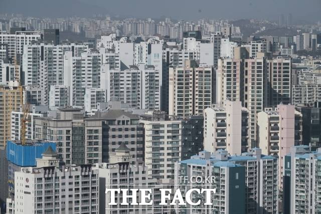 서울 아파트 매물은 10일 기준 6만417건으로 이재명 대통령이 다주택자 양도세 중과 시행 방침을 밝인 지난달 23일(5만6219건) 대비 7.4% 증가했다. 전국 17개 시도 중 가장 큰 폭으로 늘었다. /박헌우 기자