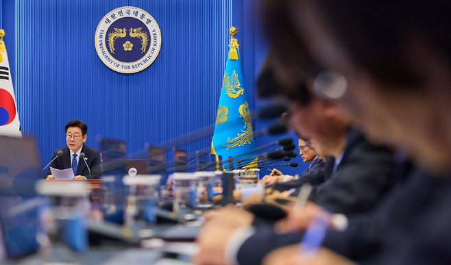 이재명 대통령이 지난 5일 청와대에서 열린 수석보좌관회의에서 발언하고 있다. (청와대)