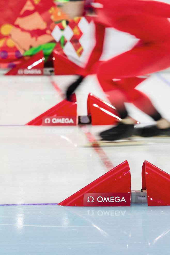 스케이트가 결승선을 통과하는 순간 자동으로 정지되는 기능을 갖춘 포토일렉트릭 셀. 사진 오메가