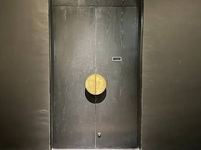 찬두 스피크이지바의 입구. 싱가포르=류재도.