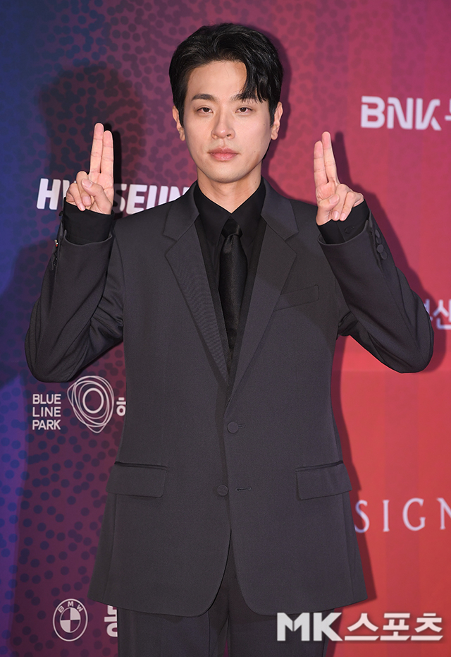 무대 뒤의 ‘기술적 결함’보다 더 심각한 것은 관객을 향한 ‘예의의 결함’이었다.사진=천정환 기자