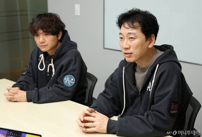박성준 네오위즈 신작개발그룹장(오른쪽)과 최지원 라운드8 스튜디오 총괄 디렉터. 2026.01.28. /사진=이기범 기자 leekb@
