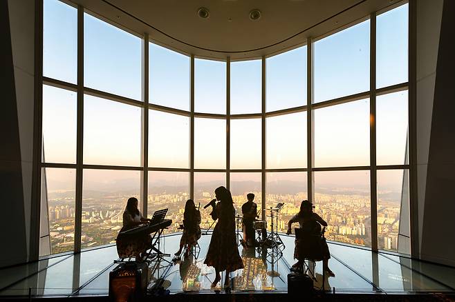 서울스카이 버스킹