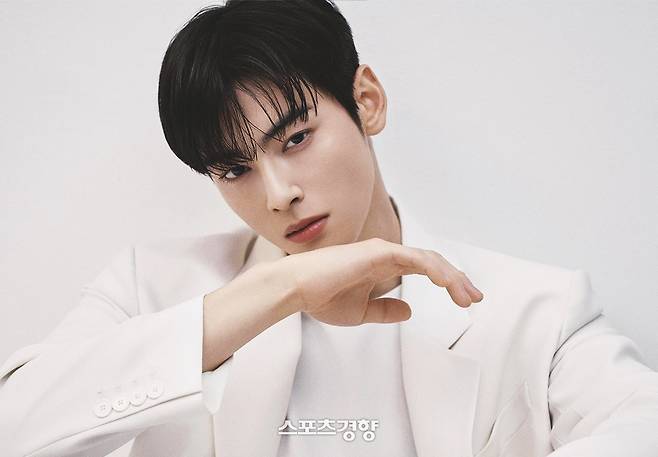 국세청으로부터 200억원대 추징금을 통보받은 아스트로 멤버 차은우. 경향신문 자료사진