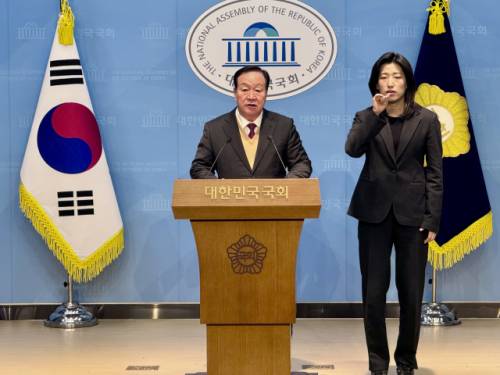 ◇국민의힘 한기호(춘천-철원-화천-양구을) 국회의원이 10일 국회 소통관에서 기자회견을 열고 “이재명 정부는 명령에 충실했던 군인들을 희생양으로 삼는 책임 전가를 중단하라”고 촉구했다.