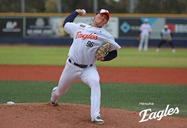 호주 멜버른 스프링캠프에서 피칭하는 박준영. 사진제공=한화 이글스