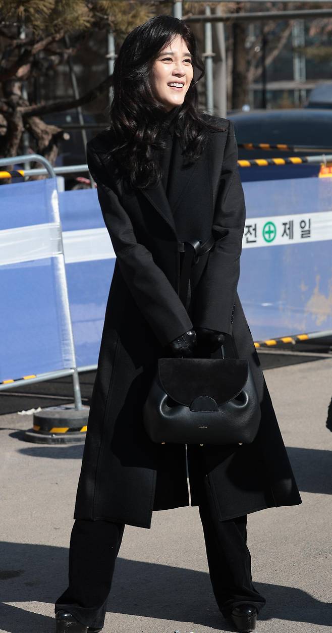 이부진 호텔신라 사장이 9일 서울 강남구 휘문고등학교에서 열린 아들 임동현군의 졸업식에 참석해 이동하고 있다. 2026.2.9 ⓒ 뉴스1