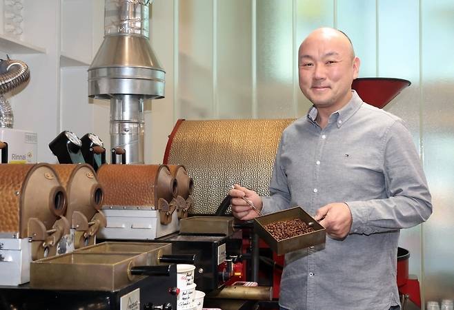 서울 연남동 커피 리브레 파란점에서 만난 서필훈 대표. 문경덕 기자