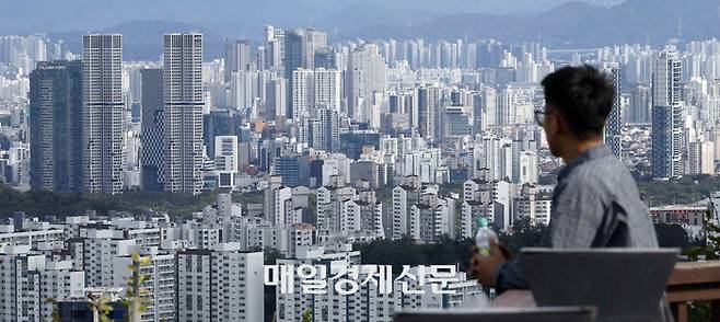 남산에서 바라본 서울 아파트 전경. 매경DB