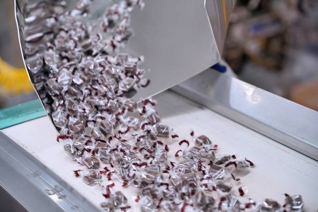 낱개포장을 마친 ABC초콜릿. 사진 제공=롯데웰푸드