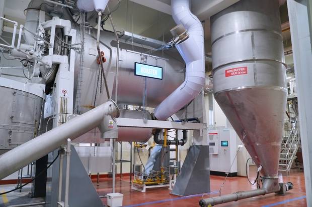 롯데웰푸드 양산공장의 신형 로스터. 사진 제공=롯데웰푸드