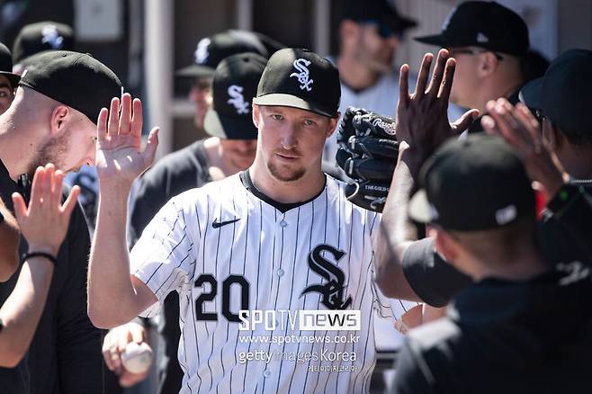 ▲ 화이트삭스는 여전히 리빌딩 팀이며, 올해도 아메리칸리그 중부지구 최하위가 예상된다. 이는 역설적으로 페디에게 더 많은 기회를 열어줄 수 있다. 페디 하기 나름에 따라 5선발 그 이상의 대우를 받을 수도 있다.