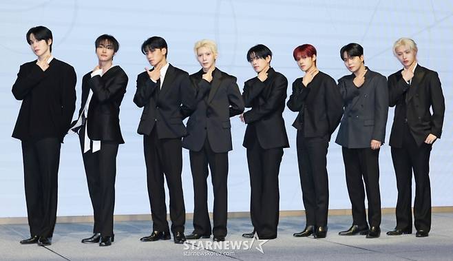 그룹 에이티즈(ATEEZ)가 5일 오후 서울 여의도 페어몬트 앰배서더 호텔에서 진행된 미니 13집 '골든 아워 : 파트 4'(GOLDEN HOUR : Part.4) 발매기념 기자간담회에 앞서 포즈를 취하고 있다. /2026.02.05 /사진=이동훈 photoguy@