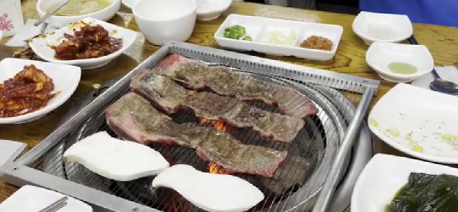 ▲&nbsp;질 좋은 한우가 만든 포천 이동갈비 /사진=유튜브 캡쳐