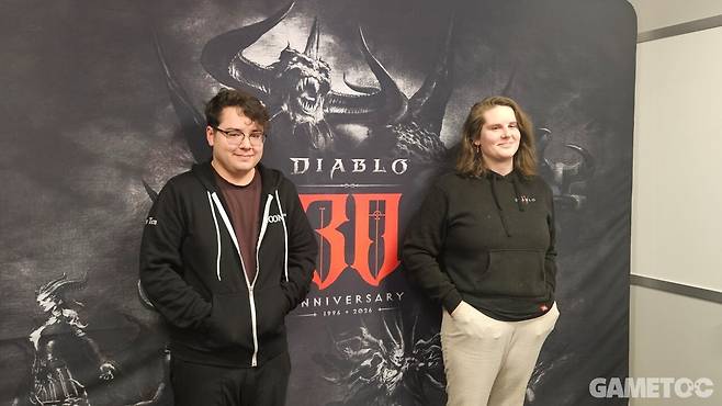 콜린 파이너 어소시에이트 디렉터 게임 디자이너,&nbsp;에이슬린 홀 게임 디자이너가 [사진=김영찬 기자]