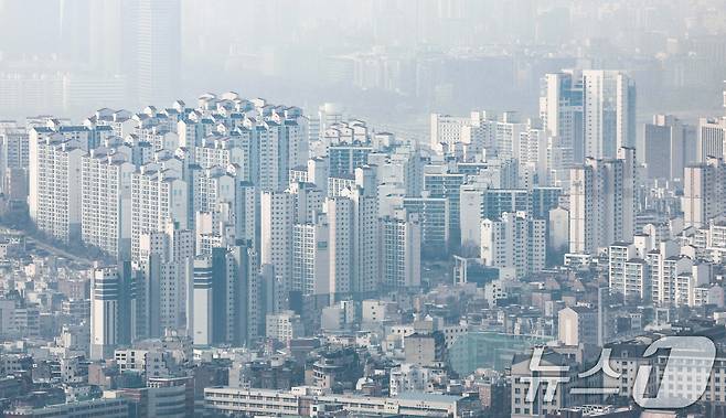 5일 서울 남산에서 바라본 서울 시내 아파트 단지의 모습.. 2026.2.5 ⓒ 뉴스1 최지환 기자