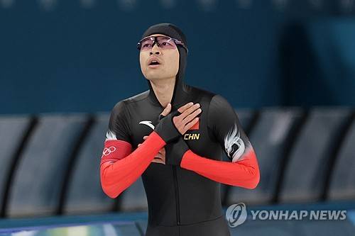 덕분에 메달을 딴 닝중옌. ⓒ연합뉴스 AP