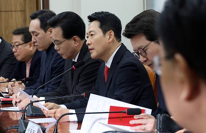 국민의힘 장동혁 대표가 12일 국회에서 열린 최고위원회의에서 발언하고 있다. 연합뉴스