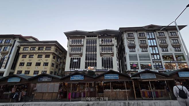 부탄 수도 팀푸 시내 건물 모습