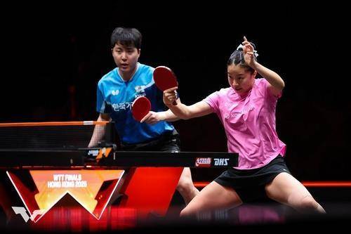 WTT 파이널스 홍콩 혼합복식에 나선 임종훈(왼쪽)과 신유빈  [WTT 인스타그램 캡처. 재판매 및 DB 금지]