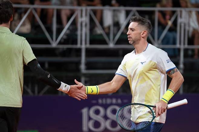 데이비스컵 한국 전 이후 아르헨티나오픈 복식에 출전하여 8강에 진출한 귀도 안드레오치