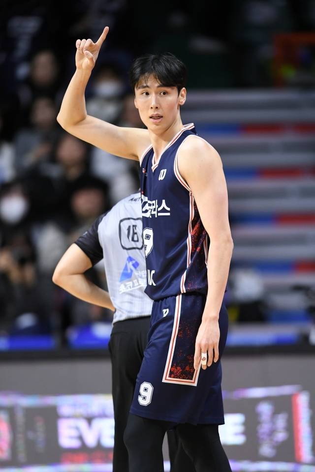 송교창이 또 쓰러졌다. 사진=KBL 제공