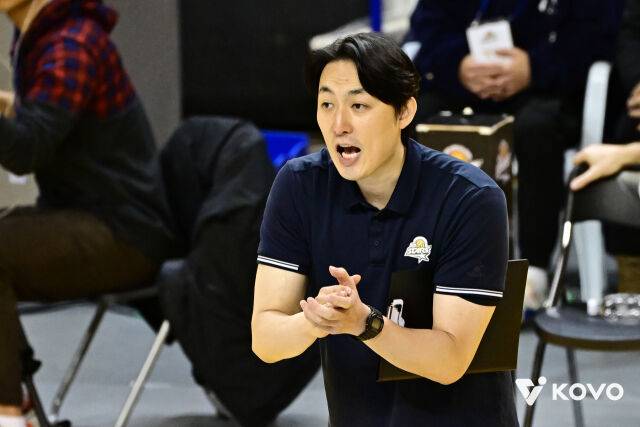 KB손해보험 하현용 감독 대행/KOVO