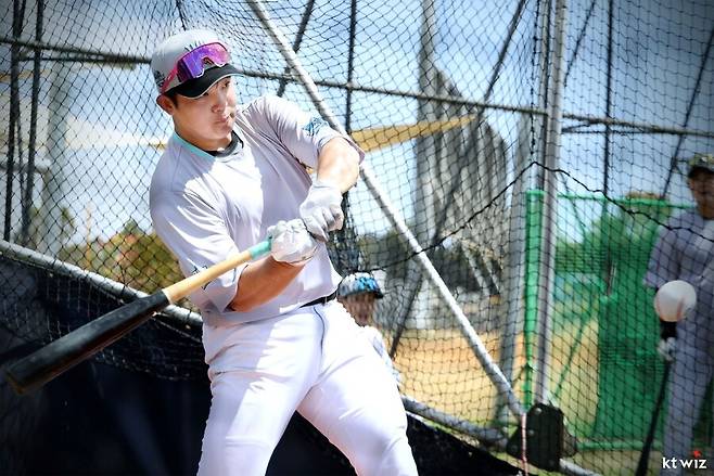 ▲ 2차 드래프트를 통해 KT 유니폼을 입은 안인산은 미리 자리를 잡은 친구의 존재가 든든하기만 하다 ⓒKT위즈