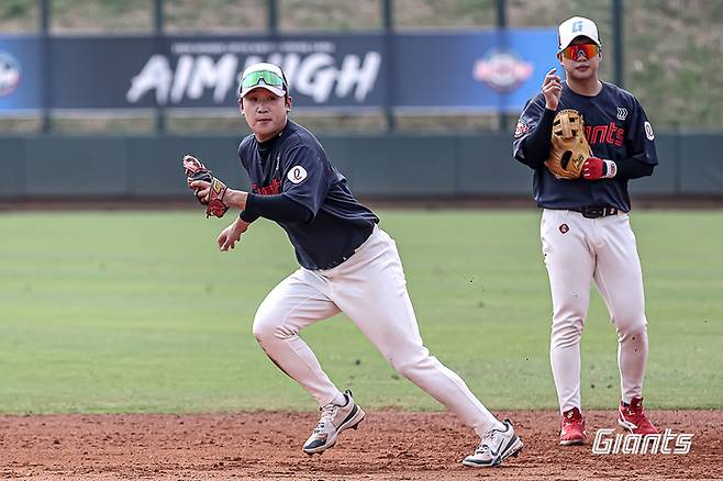 김세민이 수비 훈련에 임하고 있다. 사진 | 롯데 자이언츠