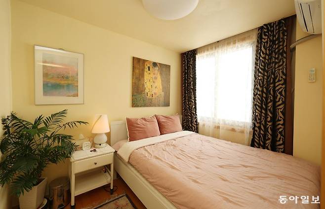 게스트하우스 내 침실 중 1곳. 신원건 기자 laputa@donga.com