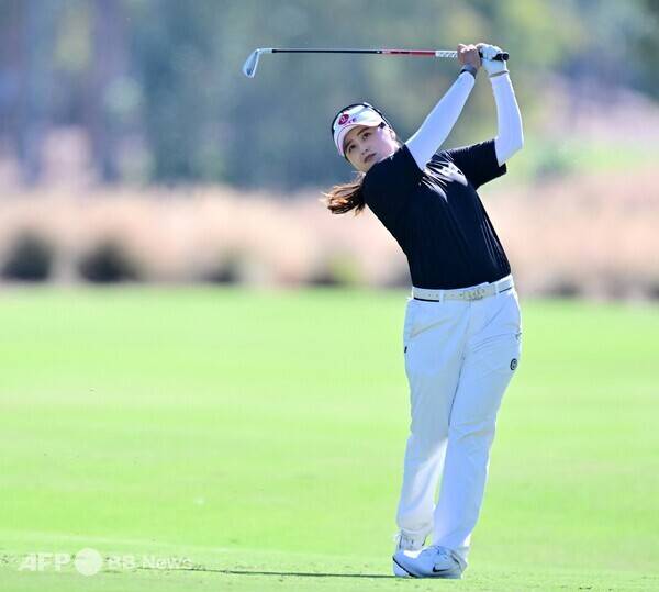 윤이나, 양희영, 이소미, 이동은, 유현조, 홍정민, 방신실, 김민솔, 고지원, 마다솜, 정윤지, 서교림, 배소현, 박혜준, 김시현, 박보겸, 김민선7, 이채은2 프로와 함께 2026년 유럽여자프로골프투어(LET) 개막전 PIF 사우디 레이디스 인비테이셔널에 출전한 최혜진 프로가 우승 경쟁에 뛰어들었다. 사진제공=ⓒAFPBBNews = News1 (사진을 무단으로 사용하지 마십시오.)