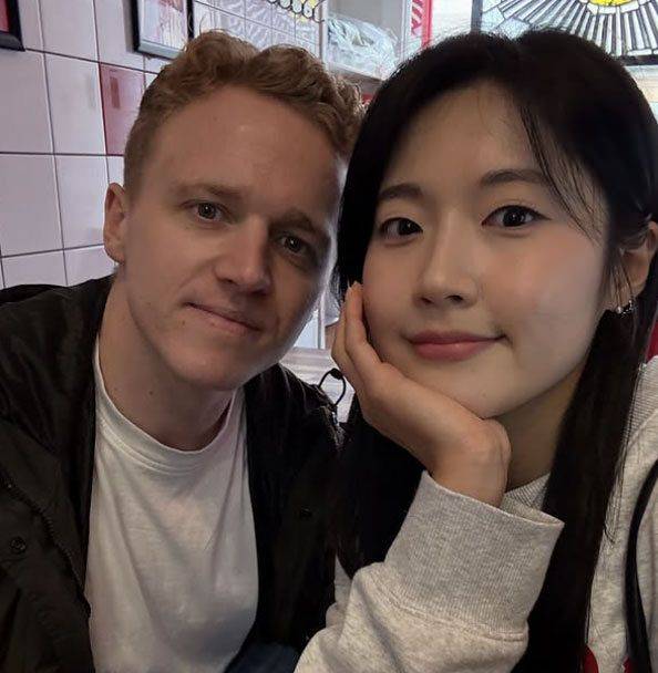 영국 남자 컬링 대표팀 바비 래미와 한국 여자 컬링 대표팀 설예은. 사진 바비 래미 인스타그램 캡처