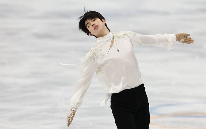 14일(한국시간) 이탈리아 밀라노 아이스 스케이팅 아레나에서 열린 2026 밀라노 코르티나담페초 동계 올림픽 피겨스케이팅 남자 싱글 프리스케이팅에서 연기를 펼치는 차준환. 밀라노=김종호 기자