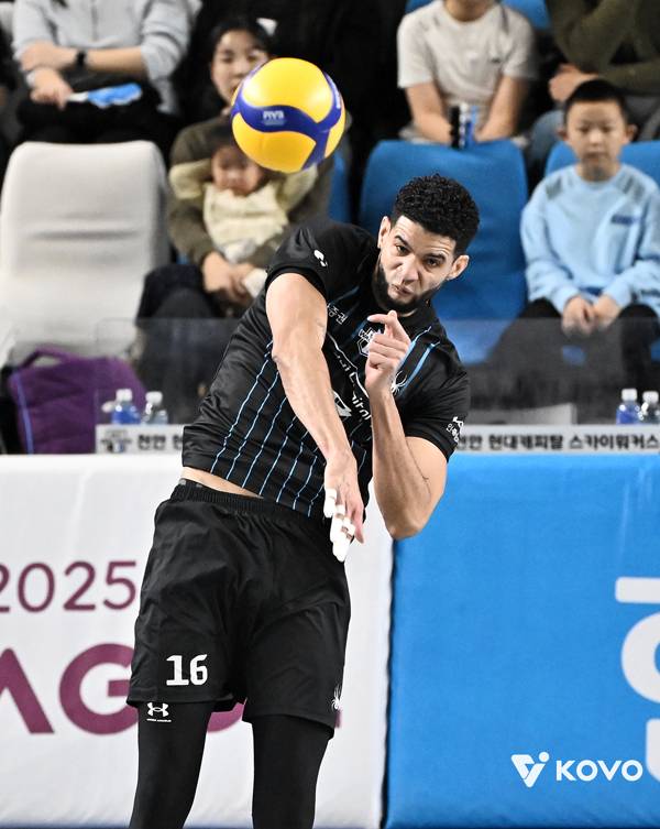 현대캐피탈의 레오는 공격을 이끌었다. 사진 제공= KOVO