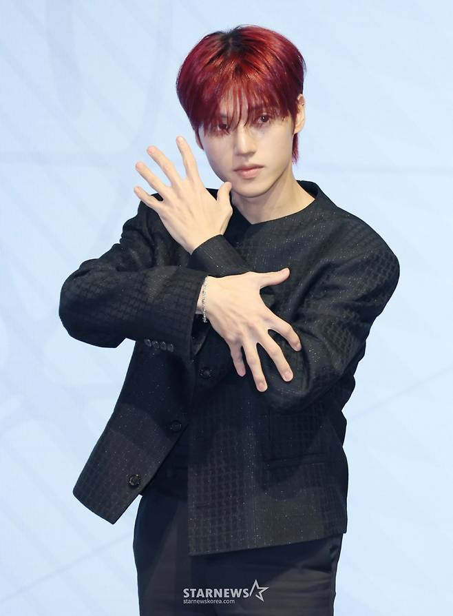 그룹 에이티즈(ATEEZ) 우영이 5일 오후 서울 여의도 페어몬트 앰배서더 호텔에서 진행된 미니 13집 '골든 아워 : 파트 4'(GOLDEN HOUR : Part.4) 발매기념 기자간담회에 앞서 포즈를 취하고 있다. /2026.02.05 /사진=이동훈 photoguy@