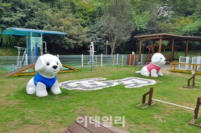 경부고속도로 서울 방향 ‘죽암 휴게소’ 내 반려동물 쉼터(놀이터) (사진=한국도로공사)