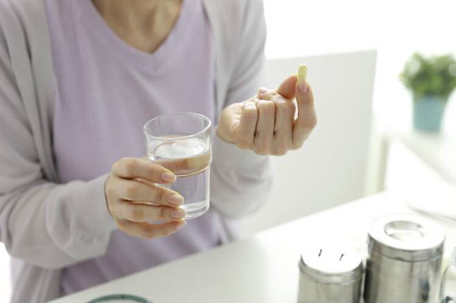 영양제의 효능을 지나치게 믿거나 오남용하면 오히려 독이 될 수 있다. 사진=클립아트코리아