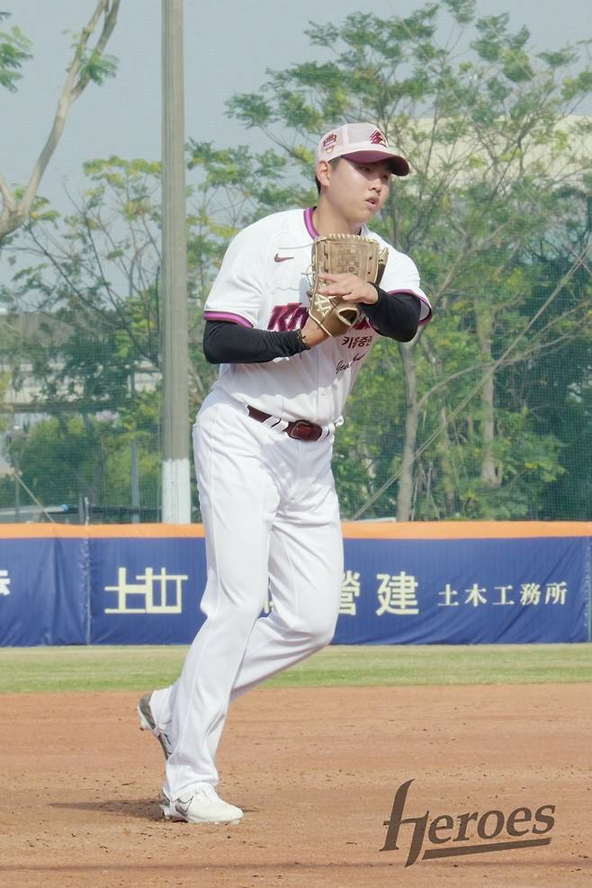 키움 박정훈이 대만 가오슝 스프링캠프에서 훈련을 소화하고 있다. 사진 | 키움 히어로즈